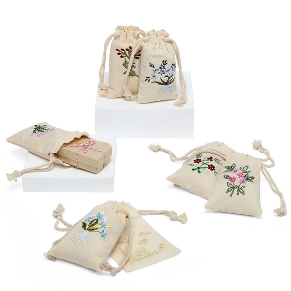 Embroidered Floral Drawstring Pouch Set - Picture 4 of 4